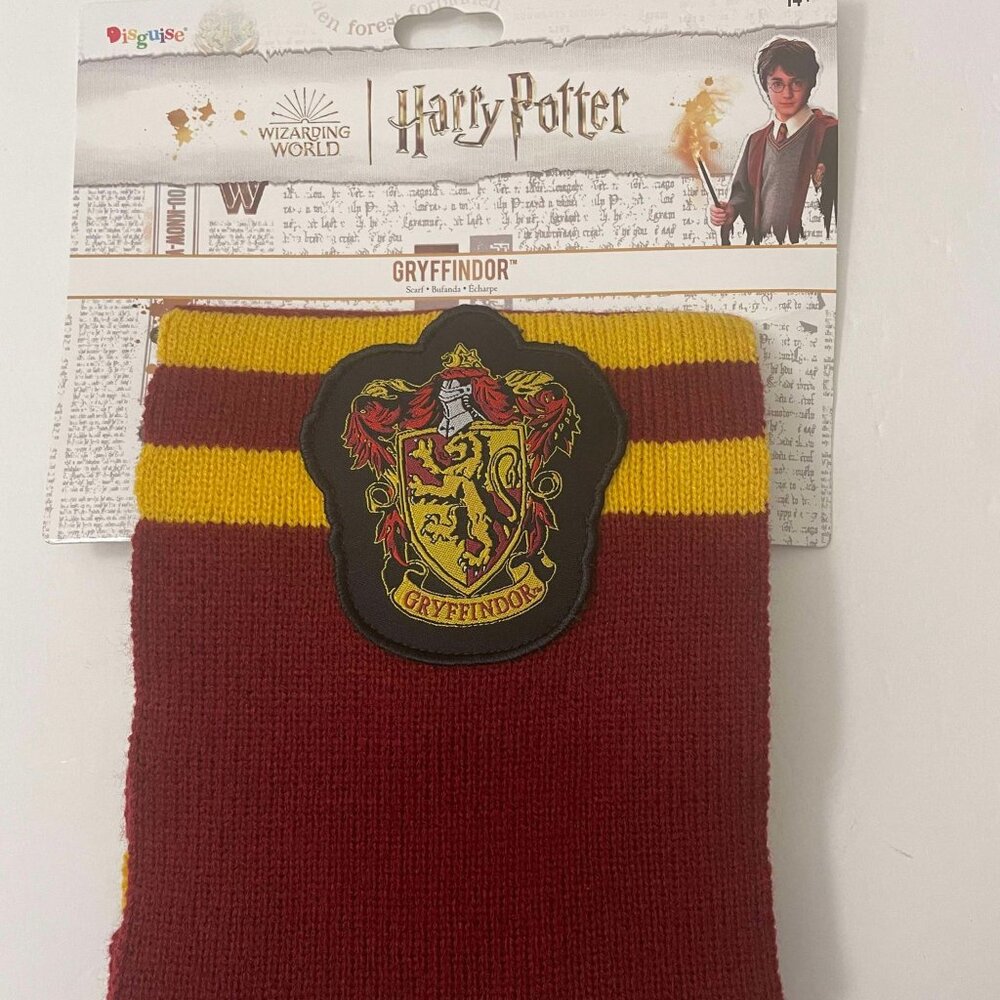 NWT- Harry Potter Gryffindor Scarf